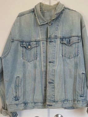 Vintage Gap Light Wash Denim Trucker Jacket